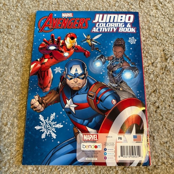 Marvel Avengers Jumbo Coloring Book Christmas with Red and Blue Cover NEW - Picture 1 of 4